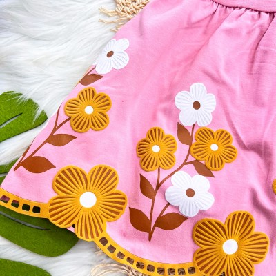  Vestido com Flores - Rose e Caramelo